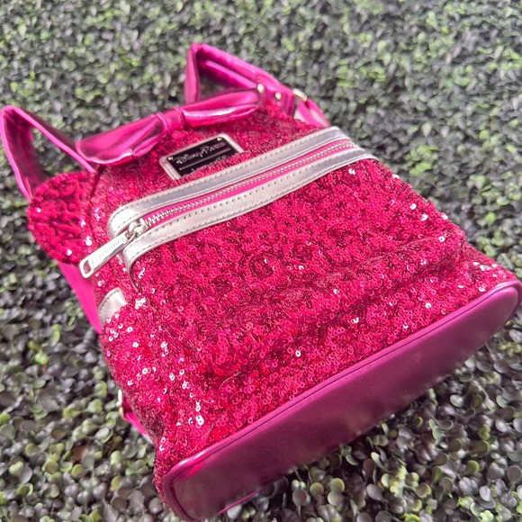 NWOT Loungefly Disney Adorable Sequined Magenta Pink Minnie Mouse Mini Backpack - Picture 13 of 16